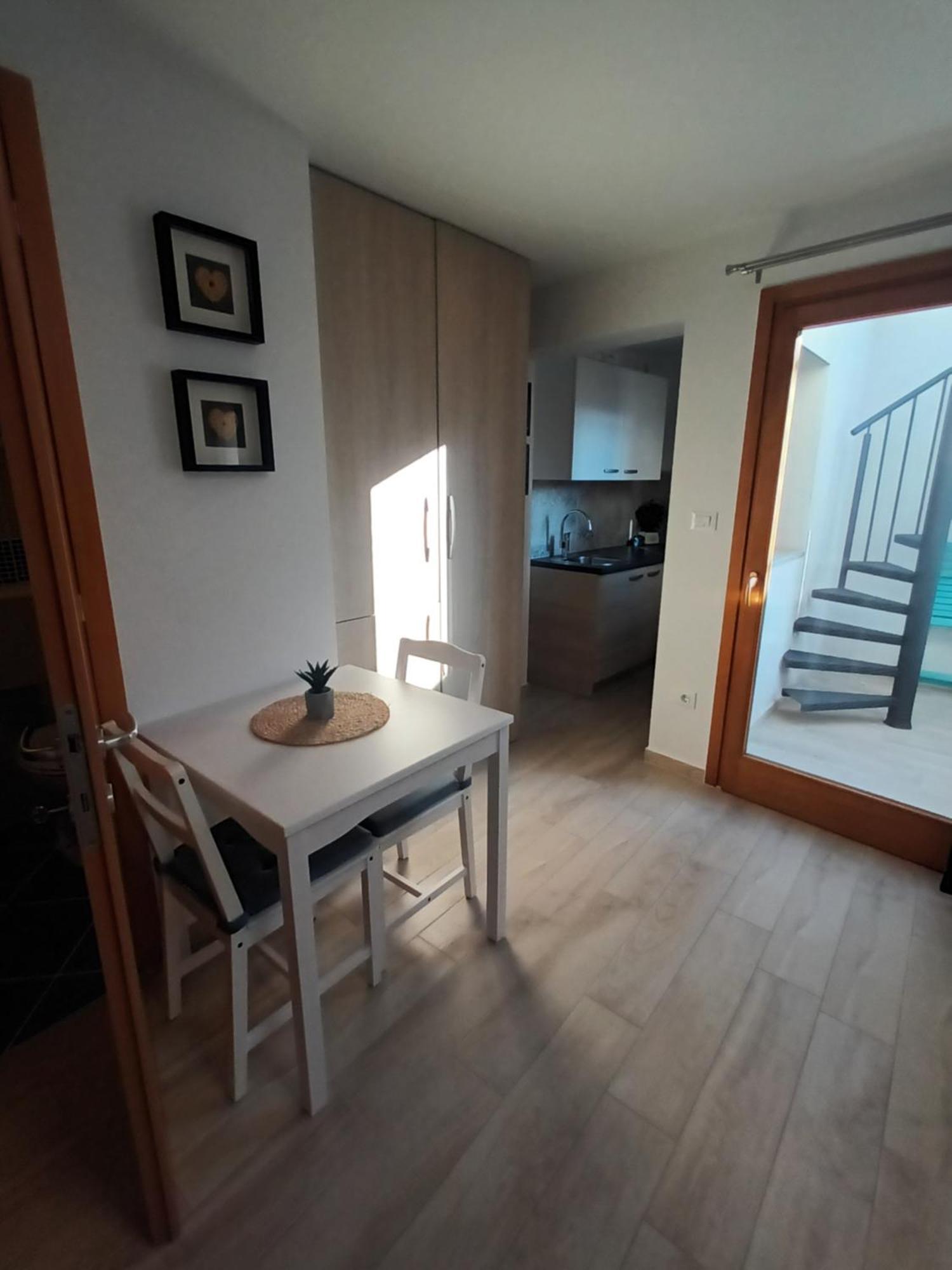App Hedonist Appartement Novigrad Istria