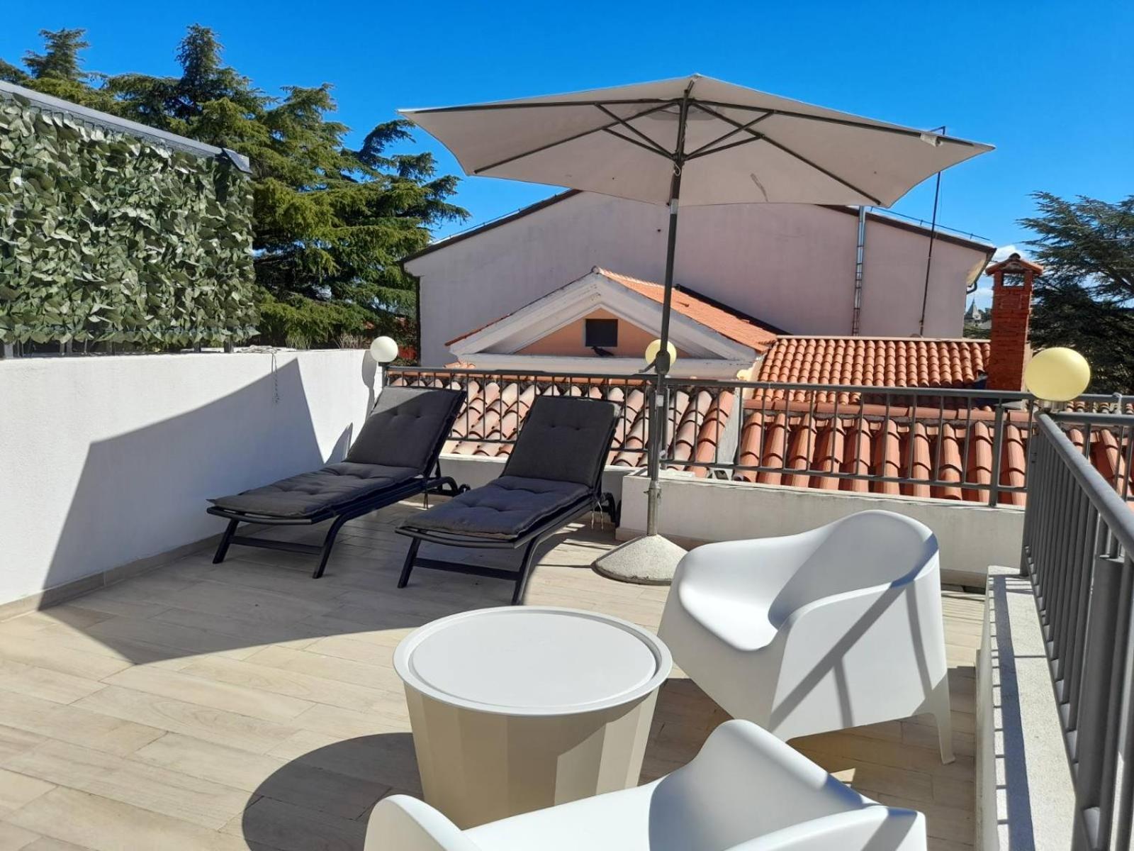 App Hedonist Apartment *